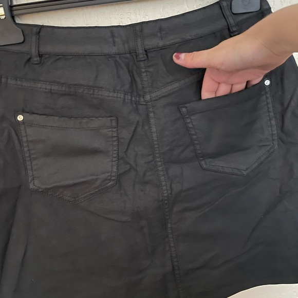 Primark Leather Look Zip Up Mini Skirt Size 8 - Picture 5 of 6